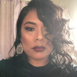 Meet your Posher, Yolanda